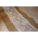 Chemin de table en jute et dentelle