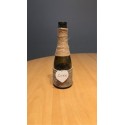 Bouteille en verre avec corde en jute