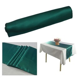 Chemin de table satin vert sapin