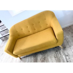 Canapé 2 Places Ocre – Location Mobilier Événementiel